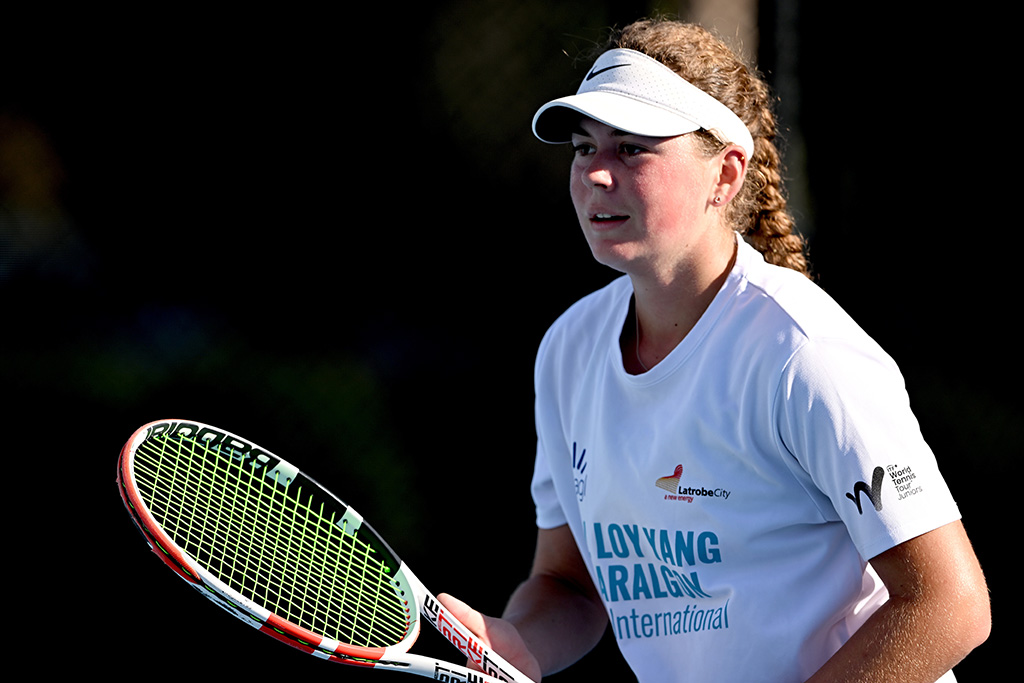 BRISBANE, AUSTRALIA - AUGUST 05: Lily Fairclough plays a shot at the National Tennis Academy, Brisbane, 5th August, 2022. MANDATORY PHOTO CREDIT, Tennis Australia/Bradley Kanaris Photography (Photo by Bradley Kanaris/ Tennis Australia)